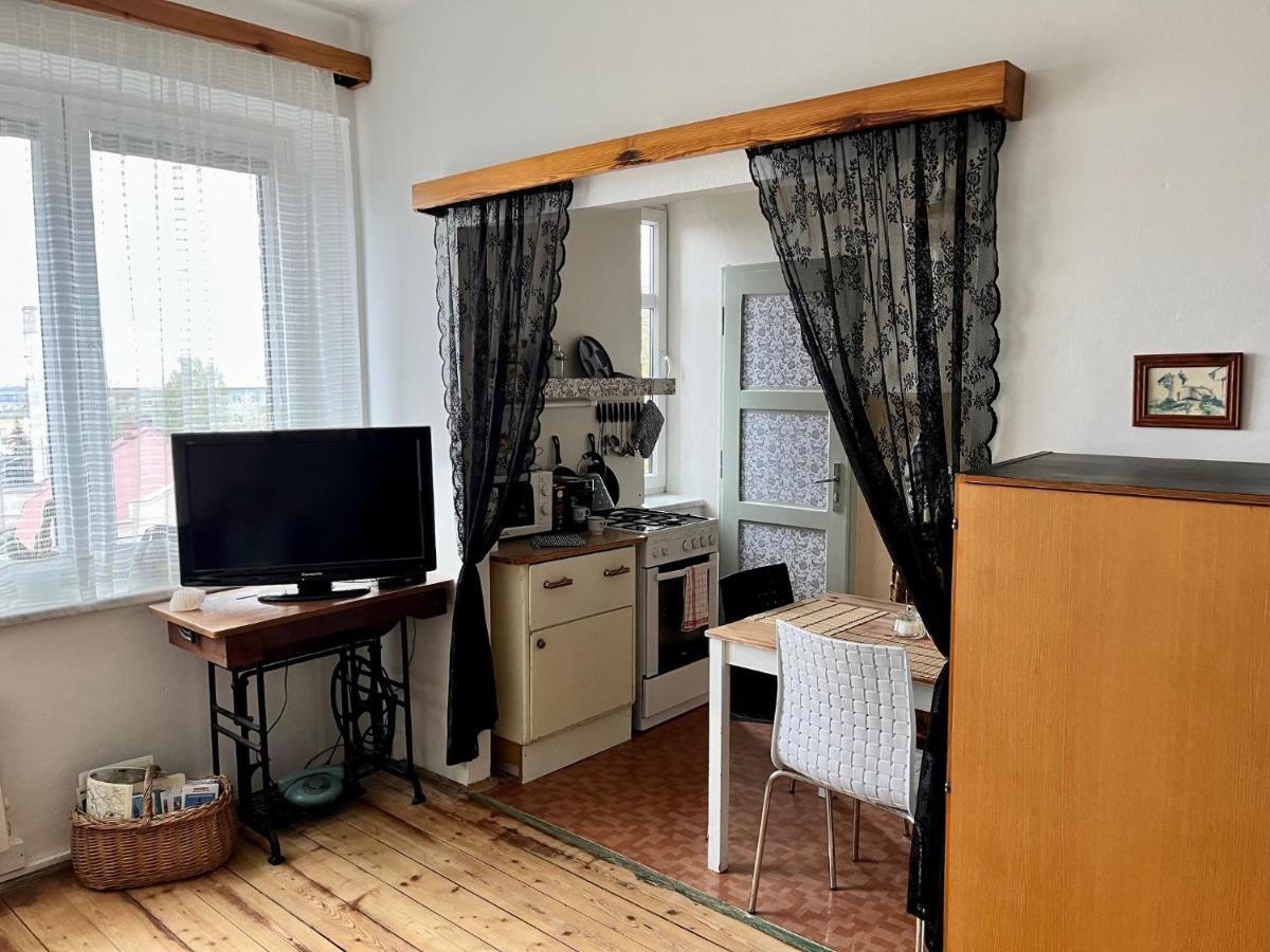 Slunny Byt S Krasnym Vyhledem Apartment Nové Město nad Metují Exterior foto