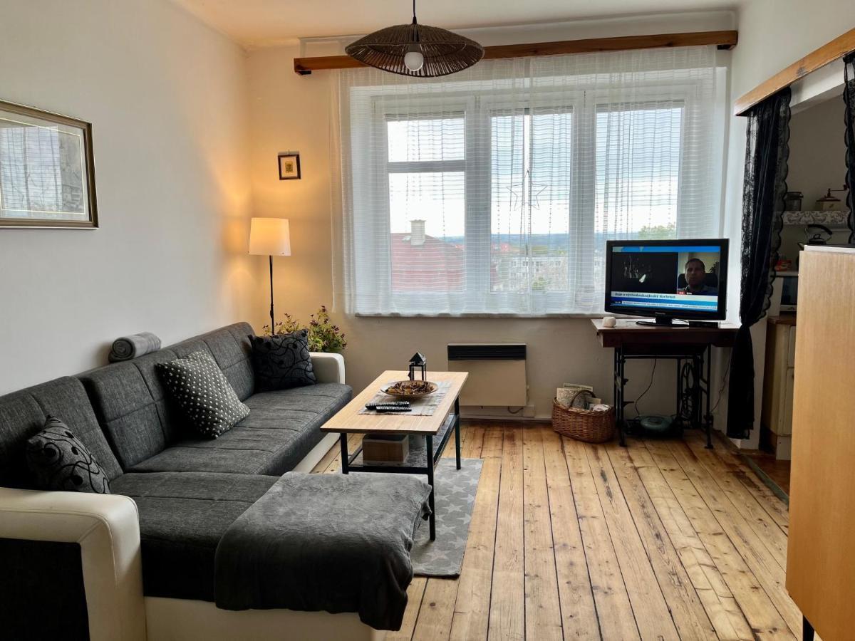 Slunny Byt S Krasnym Vyhledem Apartment Nové Město nad Metují Exterior foto